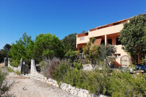 ZADAR - Otok Rivanj - 1. red do mora