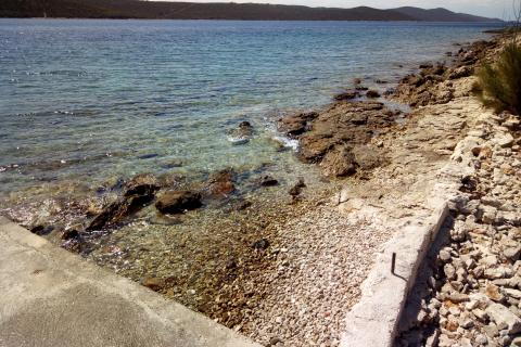 ZADAR - Otok Rivanj - 1. red do mora