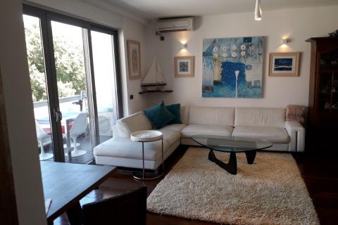 Istra,Pula,stan u novijoj zgradi u centru grada