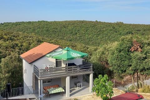 Istra,Marčana,Kavran,legalizirana kuća u prirodi