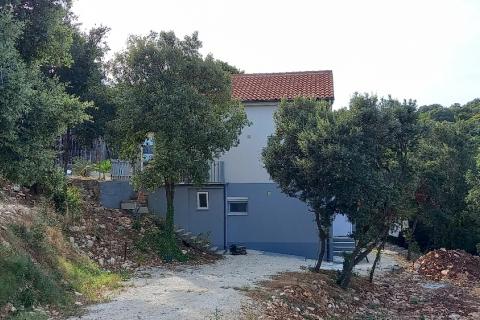 Istra,Marčana,Kavran,legalizirana kuća u prirodi