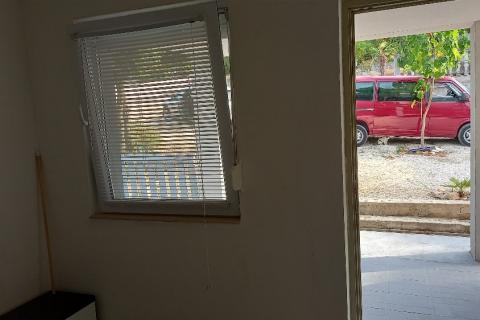 Istra,Marčana,Kavran,legalizirana kuća u prirodi