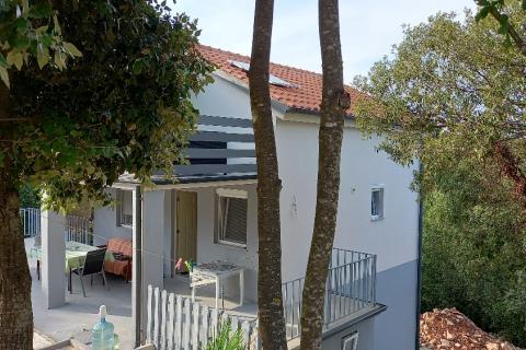 Istra,Marčana,Kavran,legalizirana kuća u prirodi