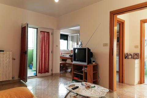 Viškovo, Dovičići, predivna kuća 520m2 s dva stana, velikom garažom i urednom okućnicom.