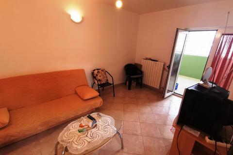 Viškovo, Dovičići, predivna kuća 520m2 s dva stana, velikom garažom i urednom okućnicom.