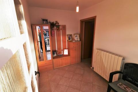 Viškovo, Dovičići, predivna kuća 520m2 s dva stana, velikom garažom i urednom okućnicom.