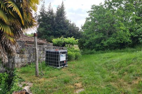 Istra, Pazin, kuća zajedno sa starinom, velikom okućnicom od 1750 m2,  te predivnim pogledom 