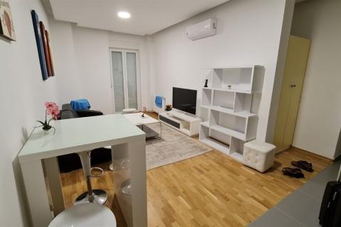 Rijeka, Centar, predivan 1S+DB stan površine 55m2 s pogledom na more