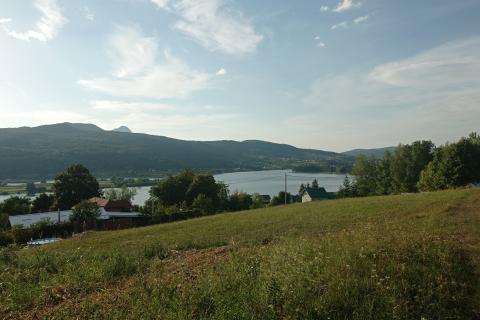 Ogulin,građevinsko zemljište,pogled na jezero Sabljaci