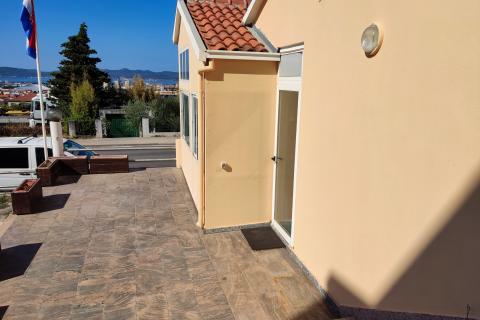 Zadar, Bili brig, poslovni prostor sa građevinskim terenom na odličnoj lokaciji