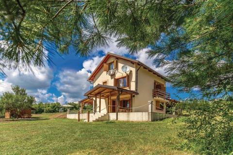 Lika, Plaški-Kuća sa bazenom 110 m2