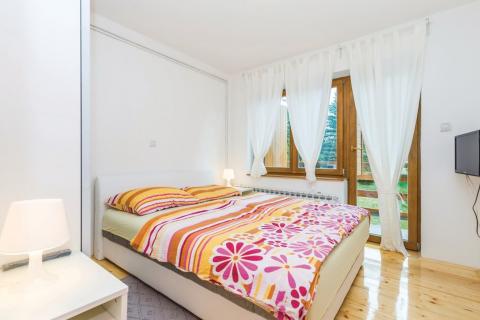 Lika, Plaški-Kuća sa bazenom 110 m2