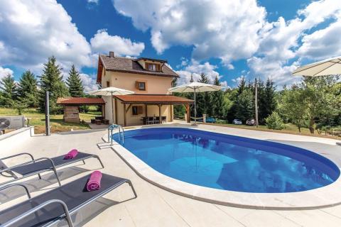 Lika, Plaški-Kuća sa bazenom 110 m2
