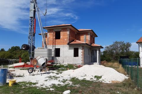 Istra, Kanfanar kuća sa dvorištem i bazenom