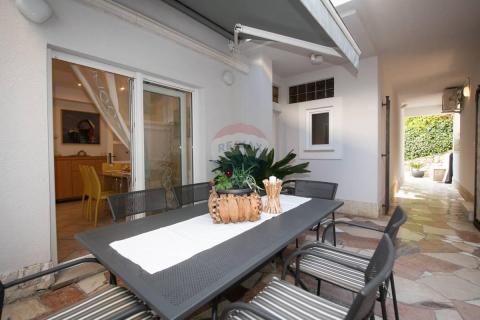 OPATIJA - trosobni stan na 1. katu s terasom, pogled