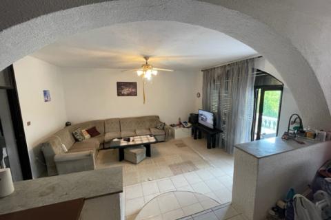 House Batomalj, Baška, 300m2