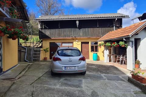 Hiša Hrvatska Kostajnica, 141m2