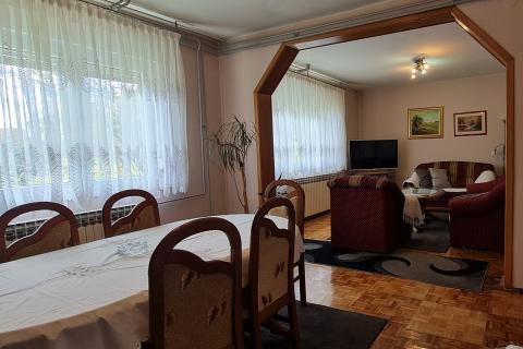 Hiša Hrvatska Kostajnica, 141m2