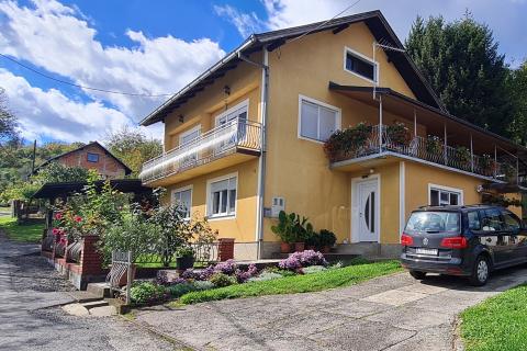 Hiša Hrvatska Kostajnica, 141m2