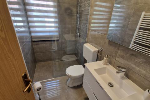 Ogulin - kuća s pogledom na jezero Sabljaci