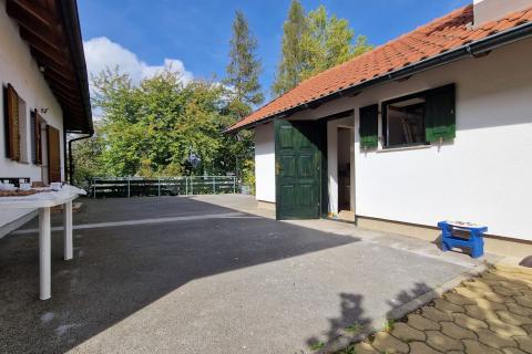 Ogulin - kuća s pogledom na jezero Sabljaci