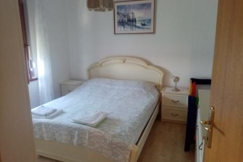 Karlobag, Lukovo Šugarje samostojeća kuća 1. red do mora