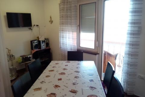 Karlobag, Lukovo Šugarje samostojeća kuća 1. red do mora