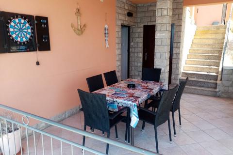 Karlobag, Lukovo Šugarje samostojeća kuća 1. red do mora