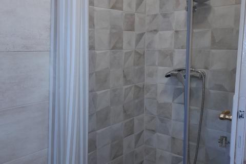 Karlobag, Lukovo Šugarje samostojeća kuća 1. red do mora