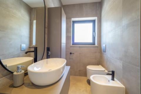 KRK-Villa s bazenom-160m2-500m od mora