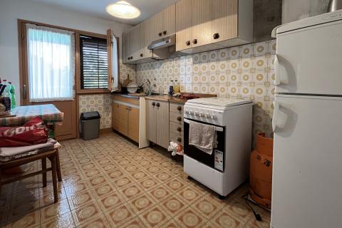 Višnjan - okolica, dvojna kuća sa puno potencijala