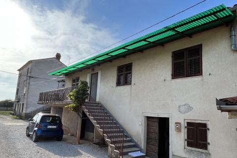 Višnjan - okolica, dvojna kuća sa puno potencijala