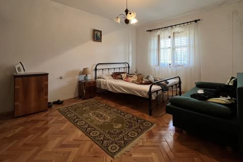 Višnjan - okolica, dvojna kuća sa puno potencijala