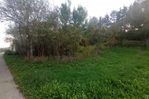 Lika,Otočac,stara kuća sa okućnicom 7650 m2