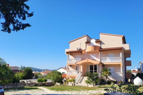 Hiša Medulin, 1.100m2