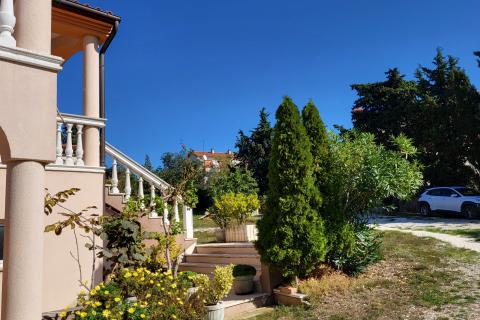 Hiša Medulin, 1.100m2