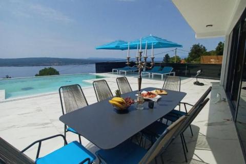 CRIKVENICA - Luksuzna moderna kuća sa infinity bazenom