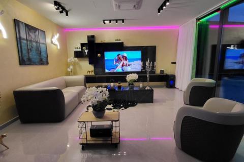 CRIKVENICA - Luksuzna moderna kuća sa infinity bazenom