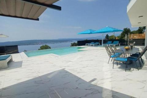 CRIKVENICA - Luksuzna moderna kuća sa infinity bazenom