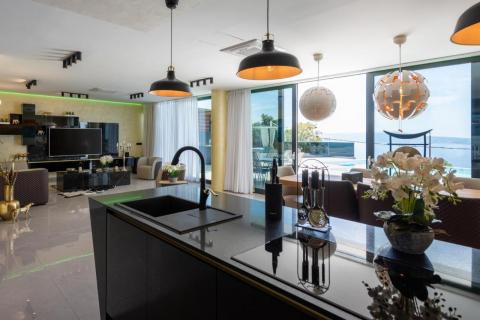 CRIKVENICA - Luksuzna moderna kuća sa infinity bazenom