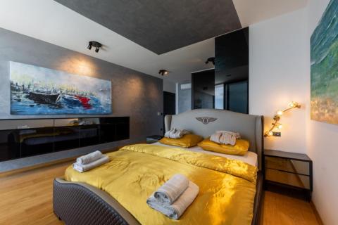 CRIKVENICA - Luksuzna moderna kuća sa infinity bazenom