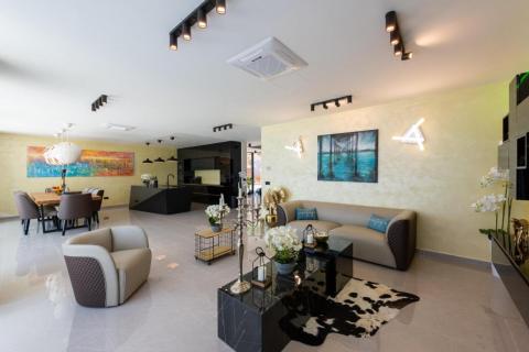 CRIKVENICA - Luksuzna moderna kuća sa infinity bazenom