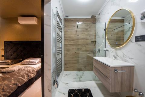 CRIKVENICA - Luksuzna moderna kuća sa infinity bazenom