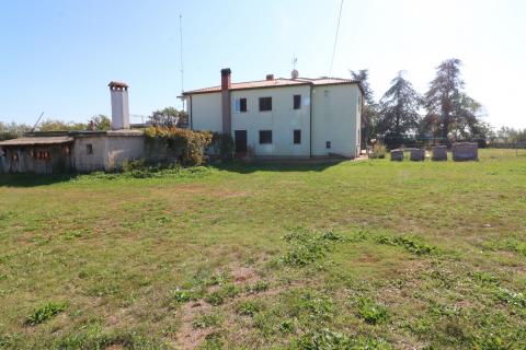 BRTONIGLA-kuća sa 15 000m2 građevinskog zemljišta