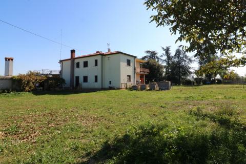 BRTONIGLA-kuća sa 15 000m2 građevinskog zemljišta