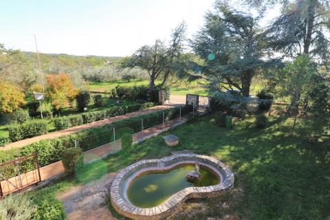 Kuća s 4000m2 okućnice