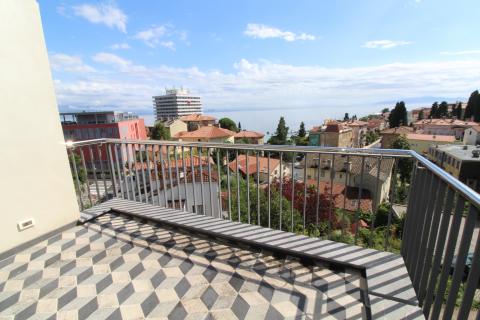 OPATIJA - luksuzni stan u centru s pogledom