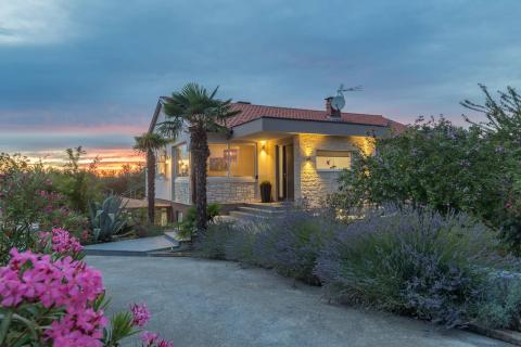 Istra, Poreč, vila s bazenom u Kašteliru