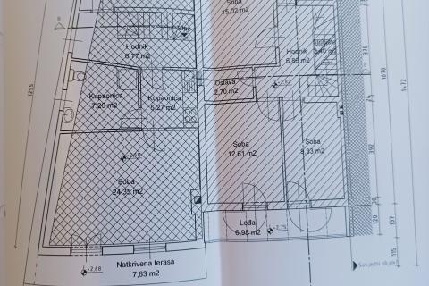 Rovinj,Valbruna,dvojna kuća za renovaciju na 500m2 okućnice sa 4 stana