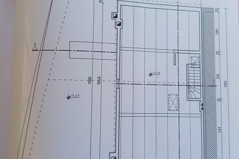 Rovinj,Valbruna,dvojna kuća za renovaciju na 500m2 okućnice sa 4 stana